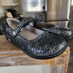 Alegria Belle Wilder Irridescent Cheetah Print Mary Jane Comfort Shoes Size 36